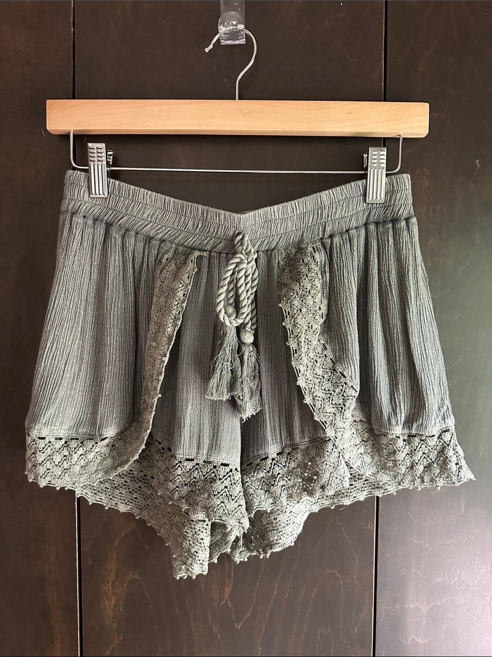 EARTHBOUND Gray Lace-Trim Drawstring Shorts